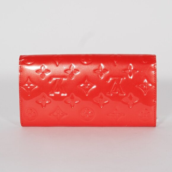 Louis Vuitton Vernis Monogram Sarah Wallet in Pomme d’Amour Red Patent - Picture 5 of 10